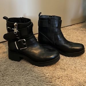 SOLD⚠️Steve Madden Boots